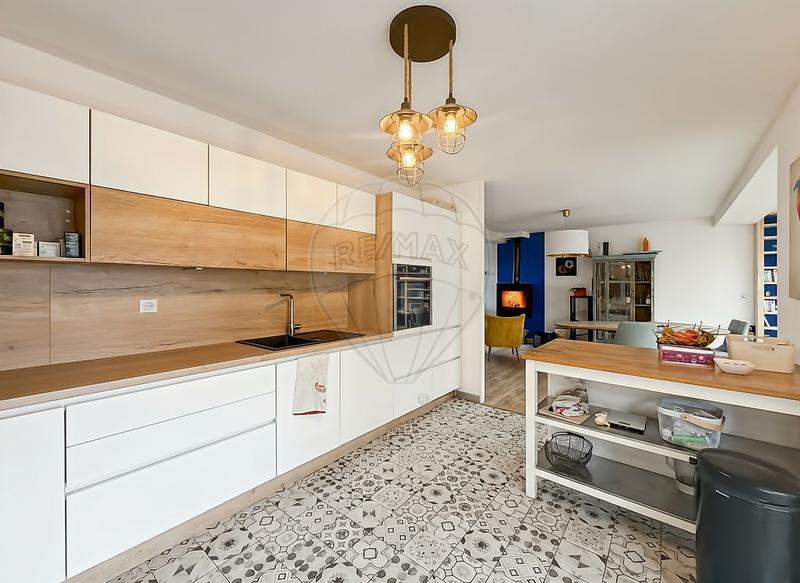 Demeure - 161 m² - 6 pièces