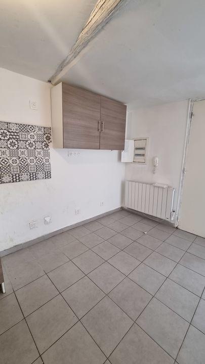Studio - 25 m² - 1 pièce