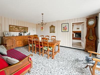 Maison - 333 m² - 9 pièces