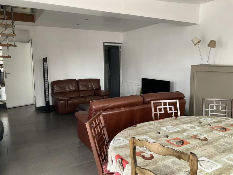 Immeuble mixte - 106 m²