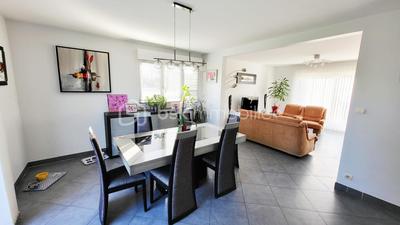 Maison traditionnelle - 220 m² - 9 pièces