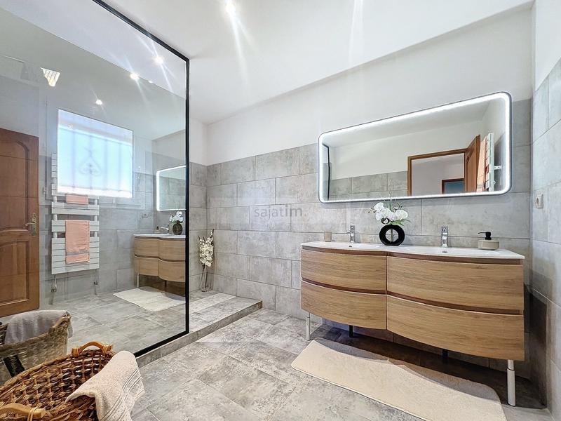 Villa - 190 m² - 6 pièces