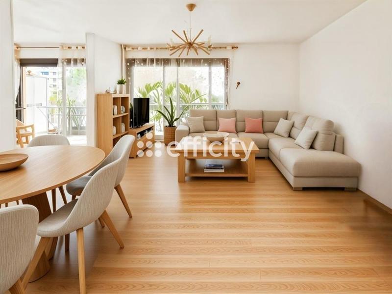 Appartement - 93 m² - 4 pièces