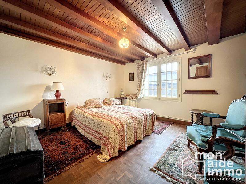 Maison - 160 m² - 10 pièces