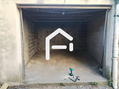 Parking / Garage - 17 m²