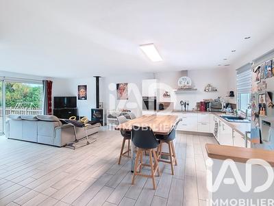 Maison - 167 m² - 7 pièces