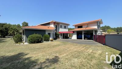 Maison de maîtres - 260 m² - 7 pièces