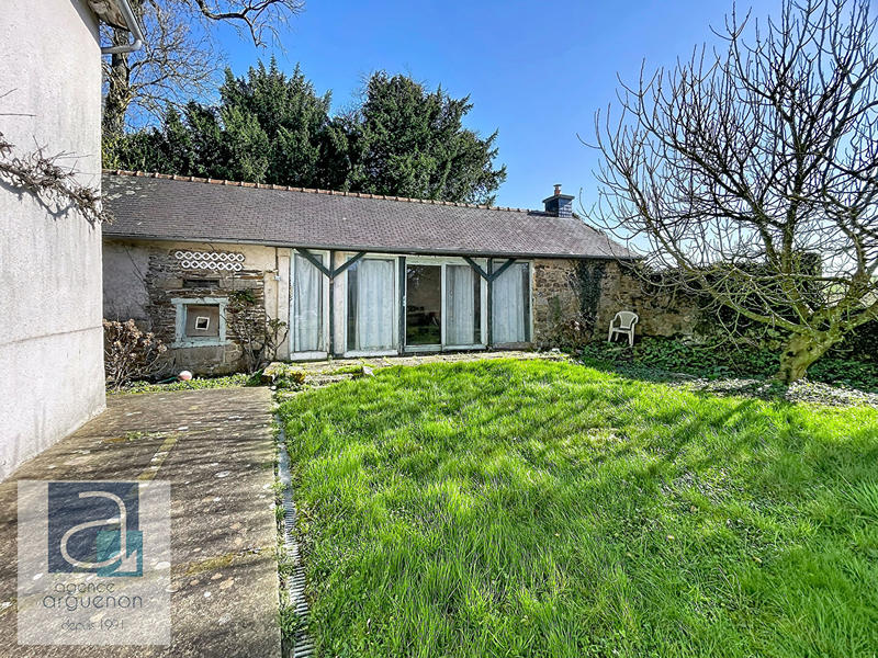 Maison - 250 m² - 8 pièces