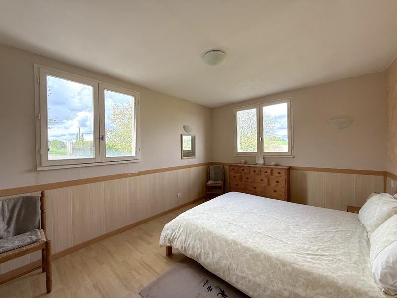 Maison - 180 m² - 9 pièces