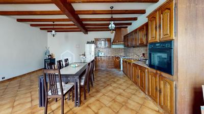 Maison - 180 m² - 8 pièces