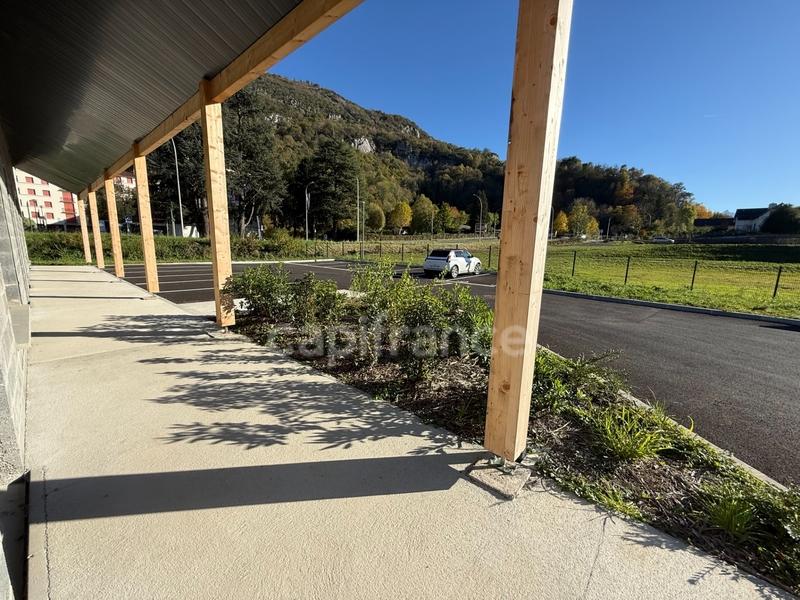 Local commercial - 430 m² - 1 pièce