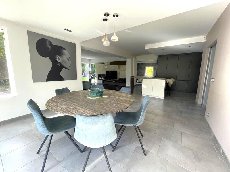 Maison - 180 m² - 6 pièces