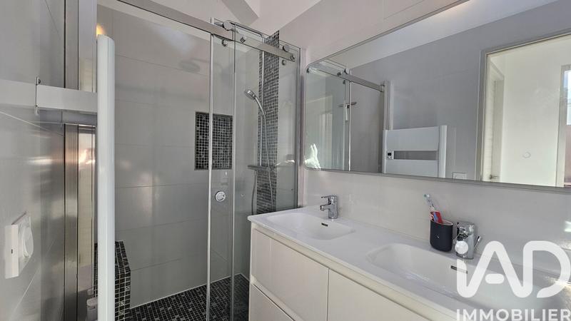 Maison - 158 m² - 8 pièces