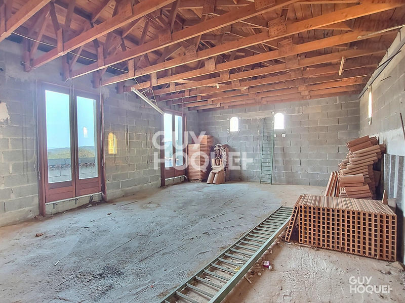 Maison - 200 m² - 8 pièces