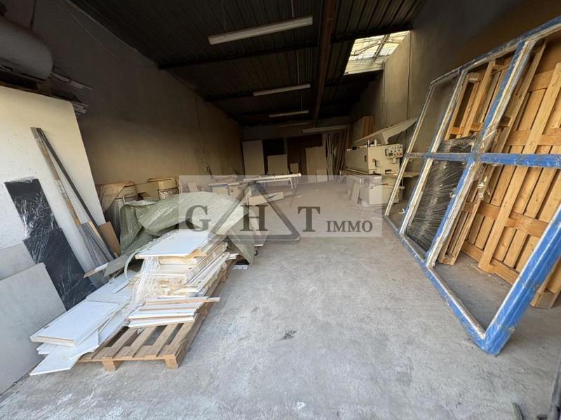 Entrepôt - 105 m²