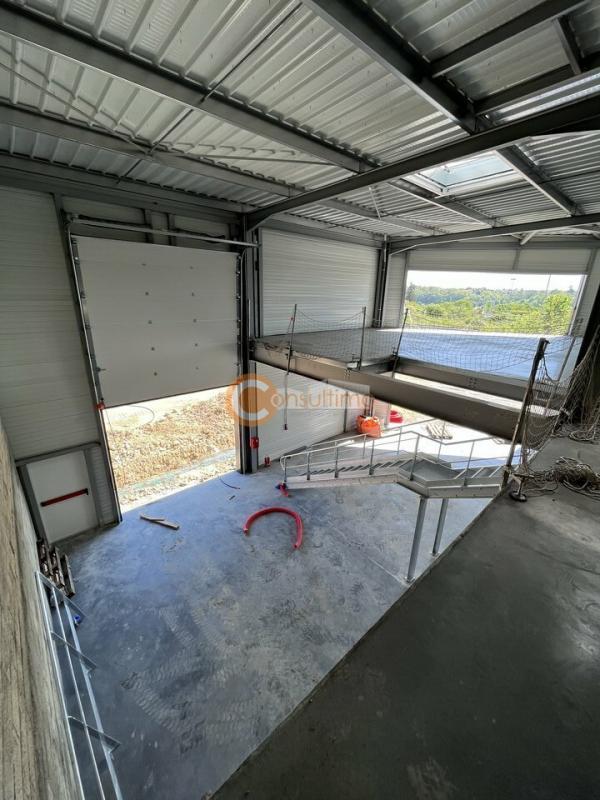 Local d'activité / Entrepôt - 273 m²
