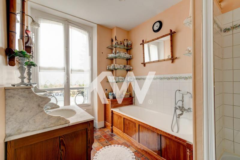 Maison - 290 m² - 11 pièces