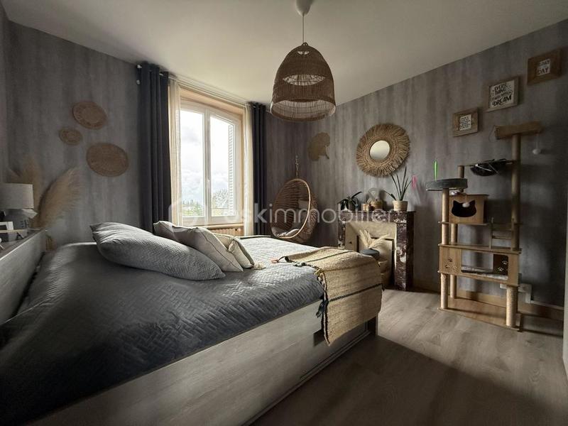 Maison en pierre - 195 m² - 11 pièces