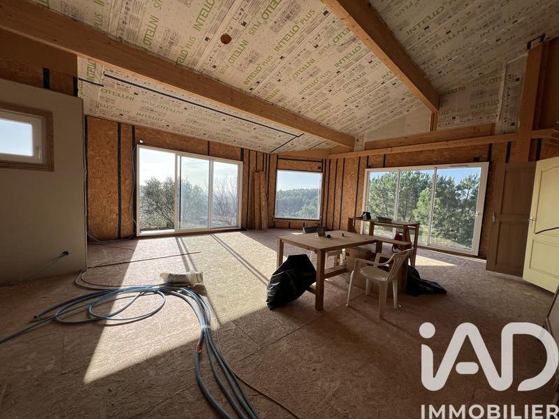 Maison - 136 m² - 4 pièces