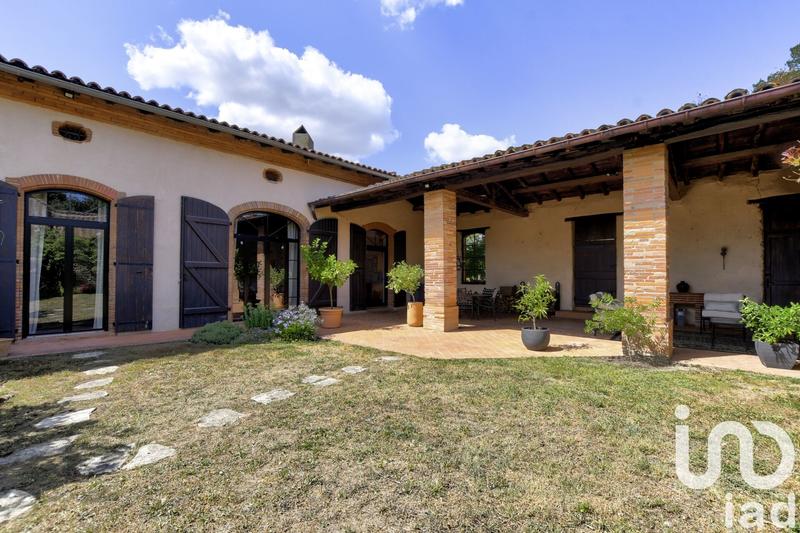 Maison - 435 m² - 11 pièces