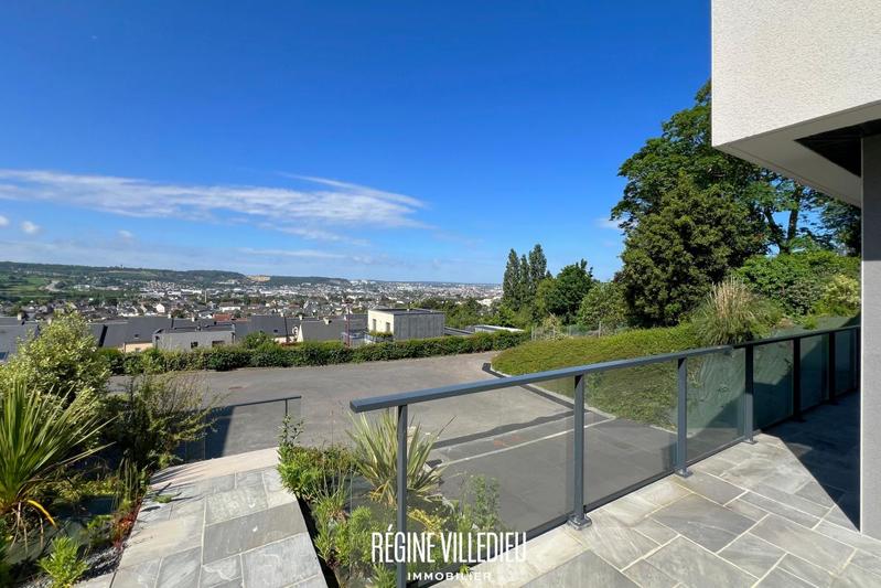 Maison - 210 m² - 5 pièces