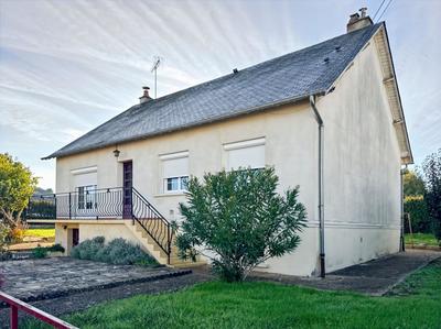 Maison - 121 m² - 6 pièces