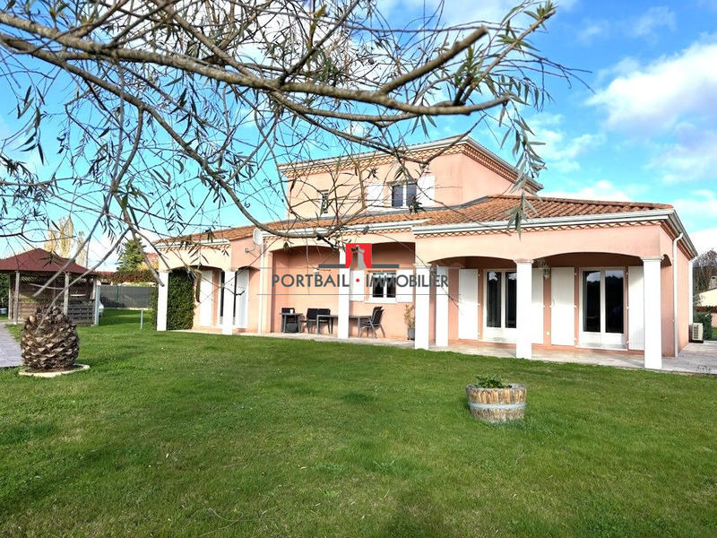 Maison contemporaine - 160 m² - 6 pièces