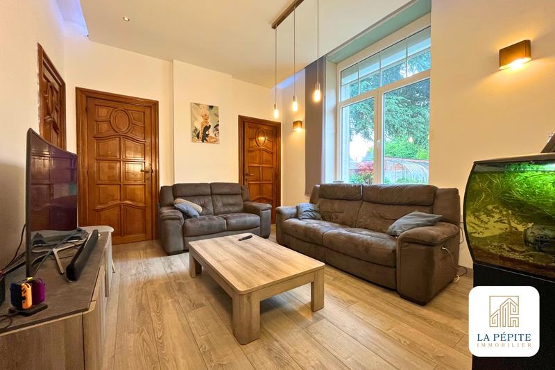 Maison - 305 m² - 13 pièces