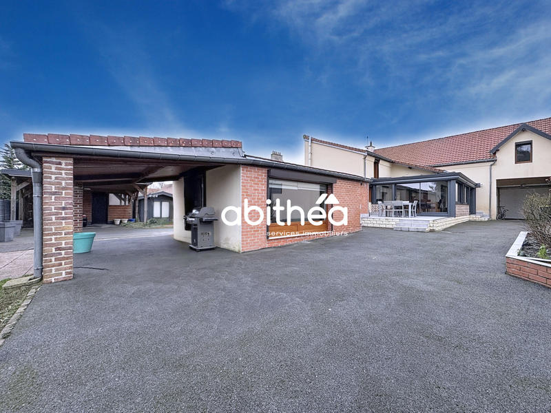 Maison - 181 m² - 7 pièces