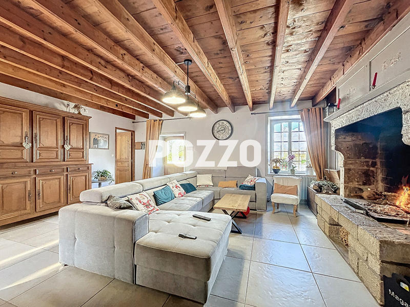 Maison - 249 m² - 10 pièces