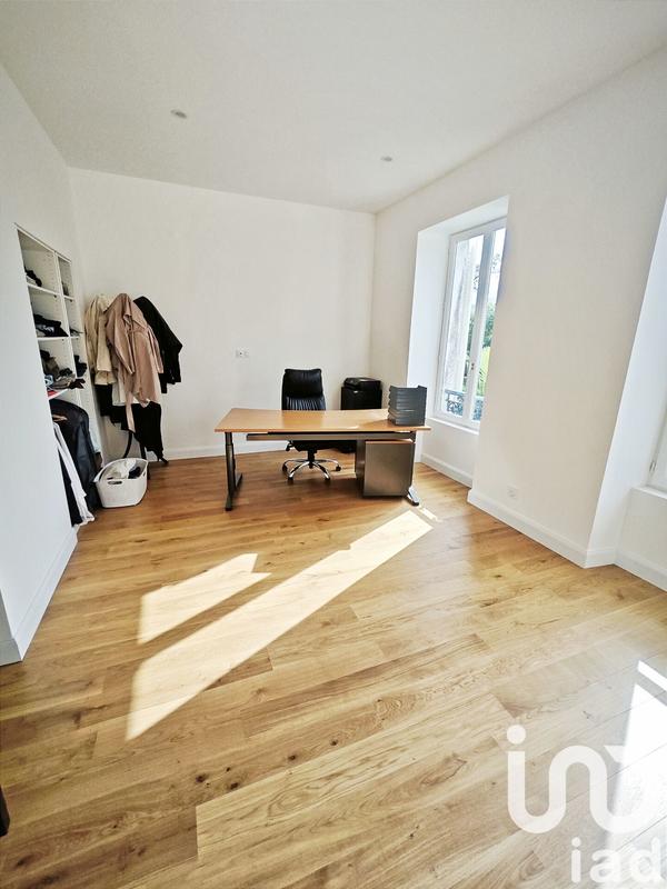 Château - 215 m² - 6 pièces