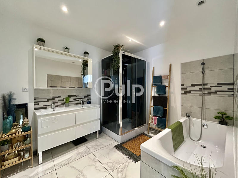 Maison - 195 m² - 6 pièces