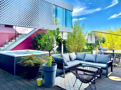 Maison contemporaine - 250 m² - 7 pièces