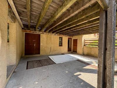 Maison - 200 m² - 3 pièces