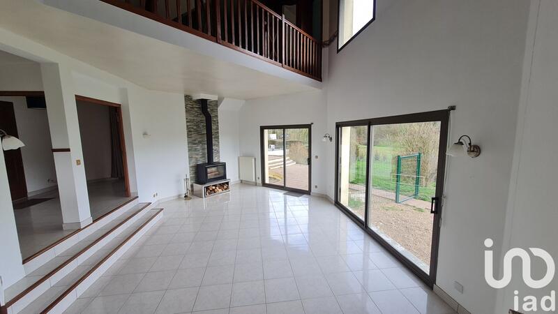 Maison - 240 m² - 9 pièces