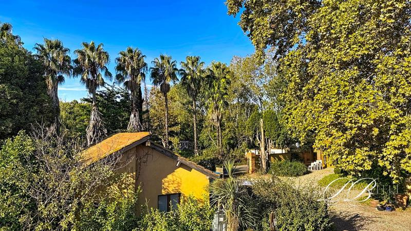 Maison - 600 m² - 25 pièces