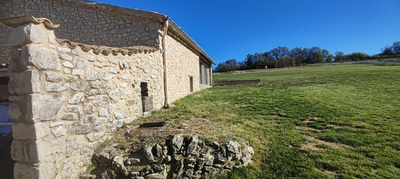 Propriété - 420 m² - 12 pièces