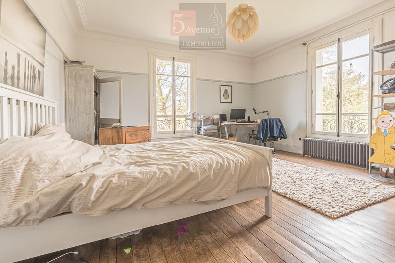 Maison - 300 m² - 9 pièces