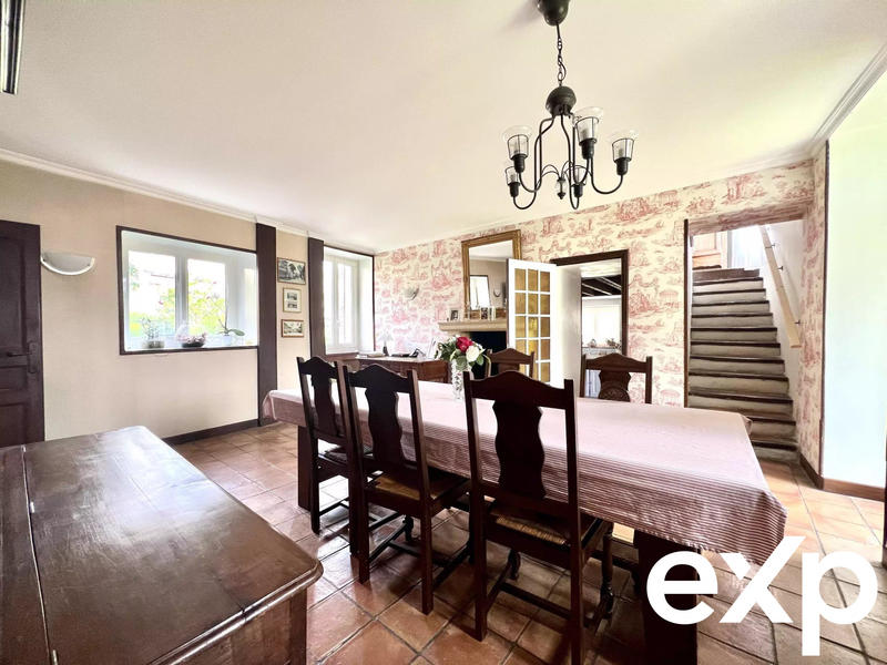 Maison - 148 m² - 9 pièces