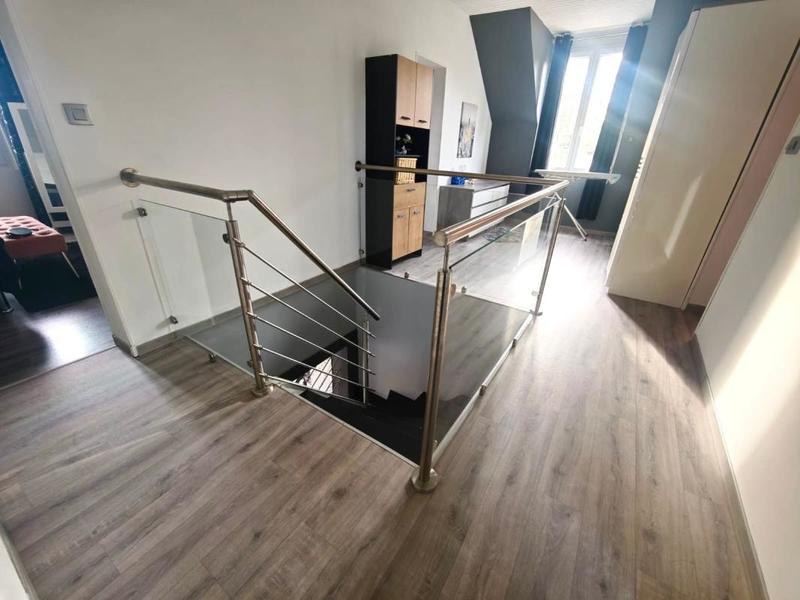 Maison - 220 m² - 8 pièces