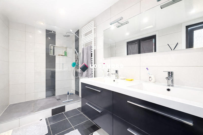 Maison - 194 m² - 7 pièces