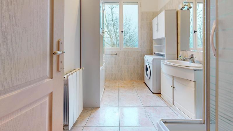 Maison - 233 m² - 7 pièces