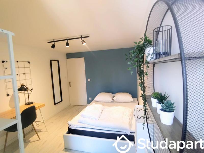 Chambre - 241 m² - 1 pièce