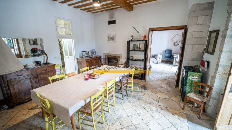 Maison de village - 473 m² - 12 pièces