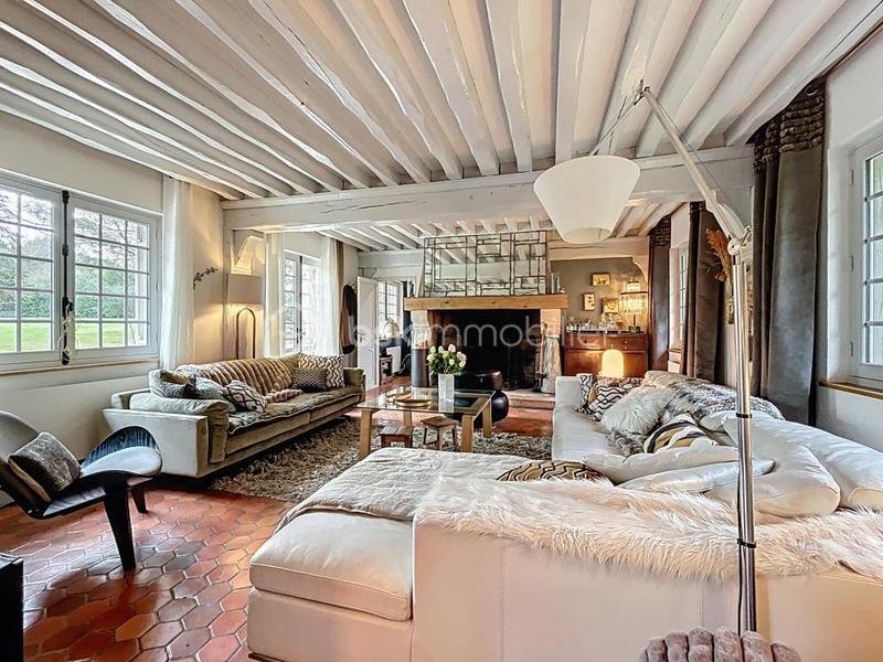 Maison traditionnelle - 210 m² - 7 pièces