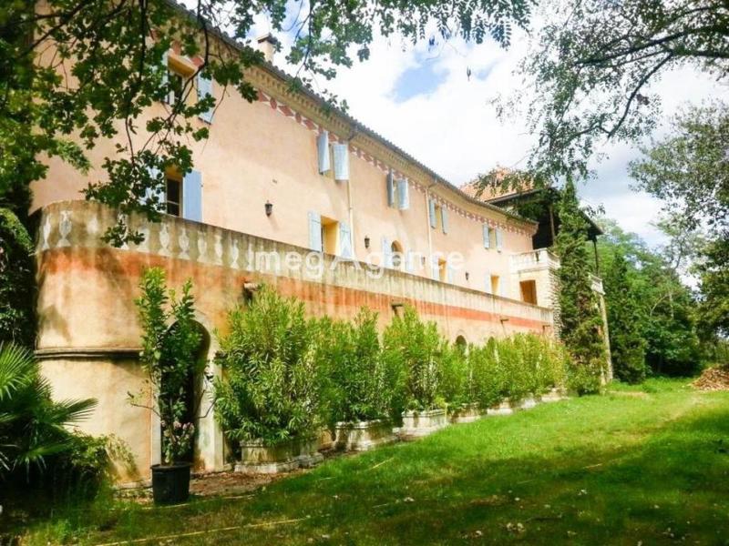 Propriété - 1 000 m² - 12 pièces