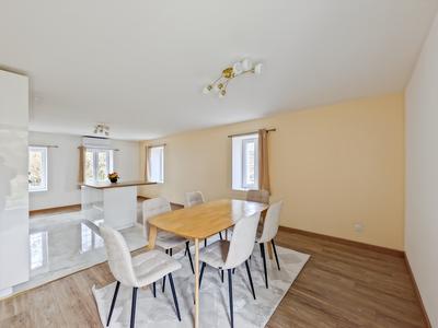 Maison - 208 m² - 8 pièces