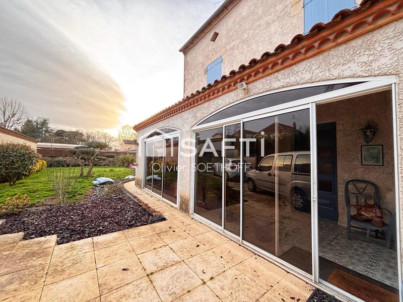 Maison - 210 m² - 6 pièces