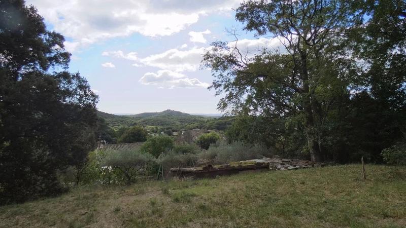 Terrain constructible - 1 225 m²