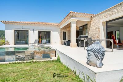 Villa - 182 m² - 6 pièces